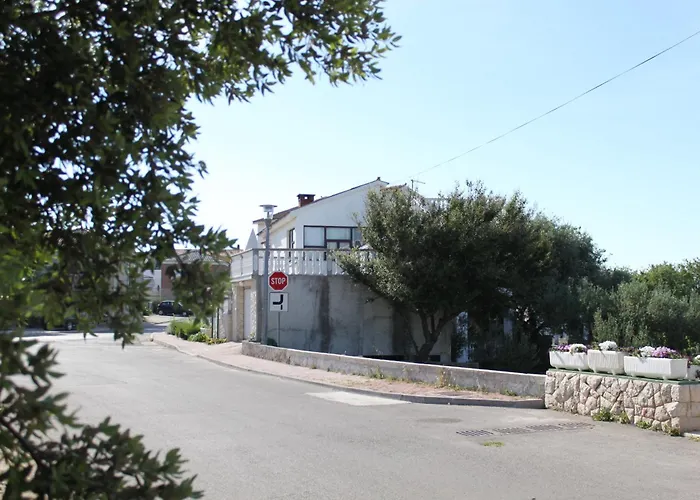 Διαμέρισμα With Parking Space Povljana, Pag - 6299 Povljana